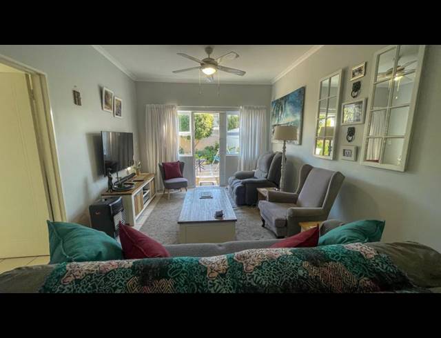 2 BEDROOM HOUSE FOR SALE IN HARBOUR ISLAND
